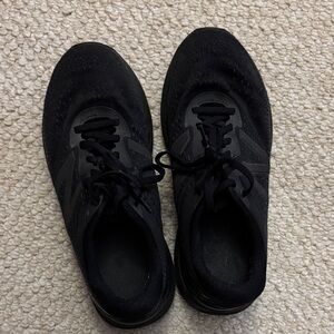 New Balance Men's Black Athletic Shoes